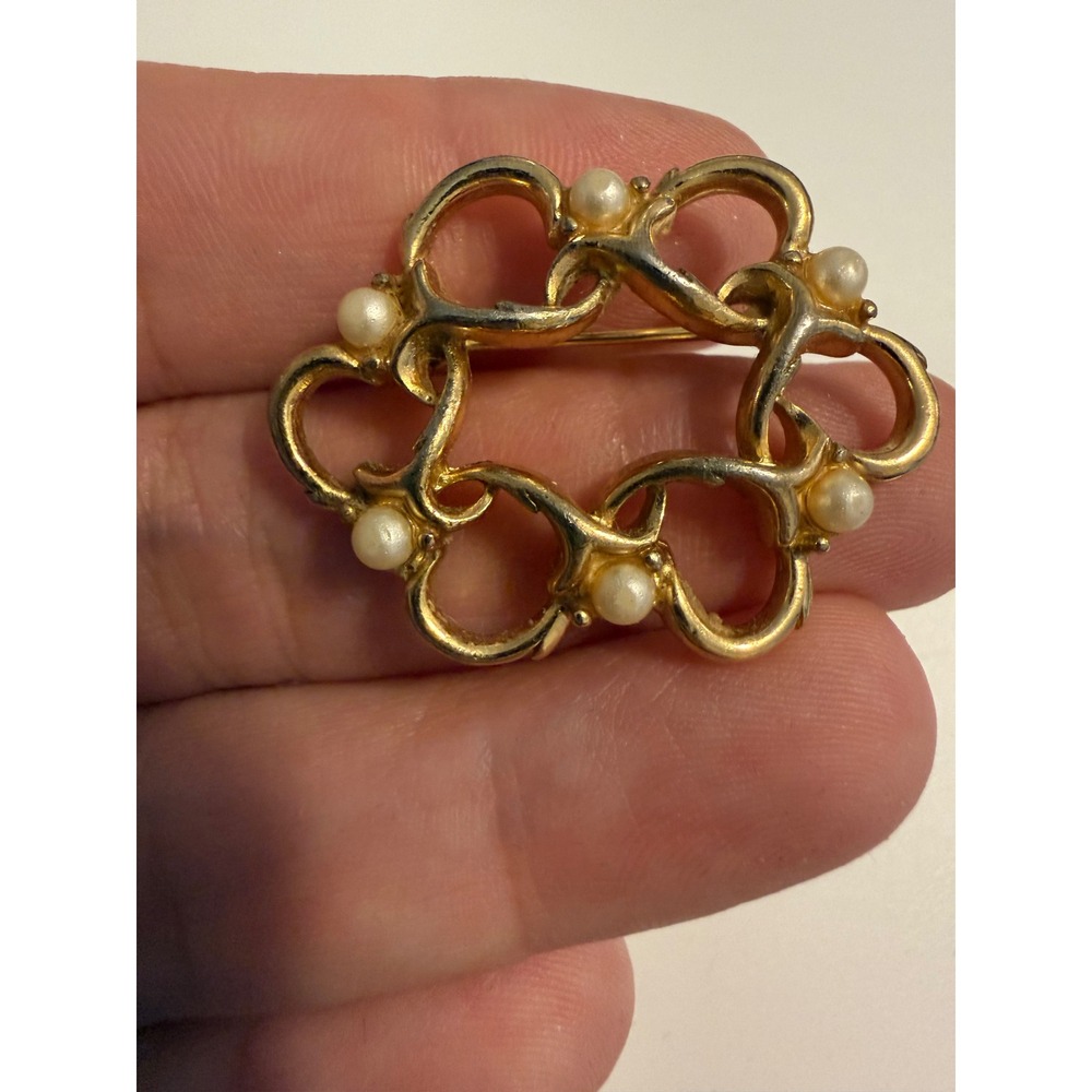 Trifari Gold Tone Faux Pearl Wreath Brooch Pin Openwork Interlocking Loops